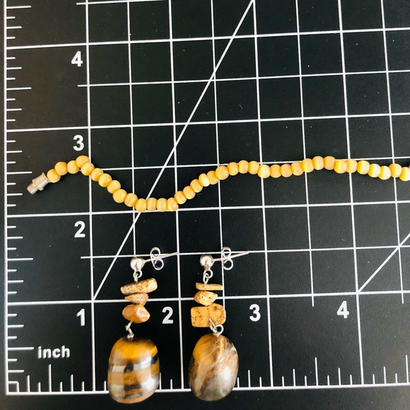 Vintage Dainty Bead Necklace & Stone Earrings - Picture 11 of 16